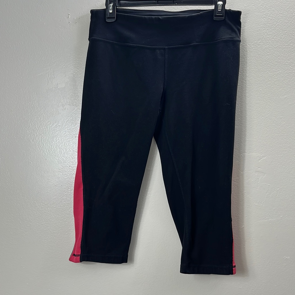 Calvin Klein Performance Quick Dry Women’s Capri Leggings With Pink Stripes L